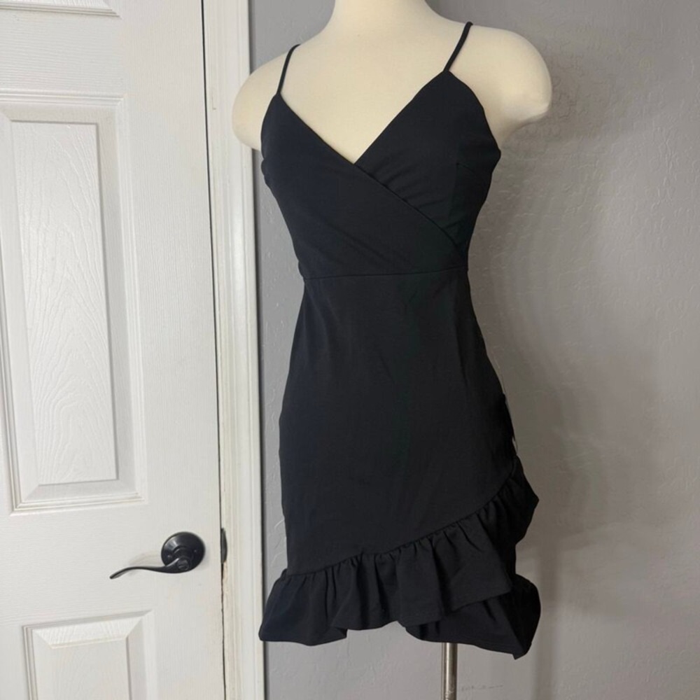 Lulu's Elegant Black Dress